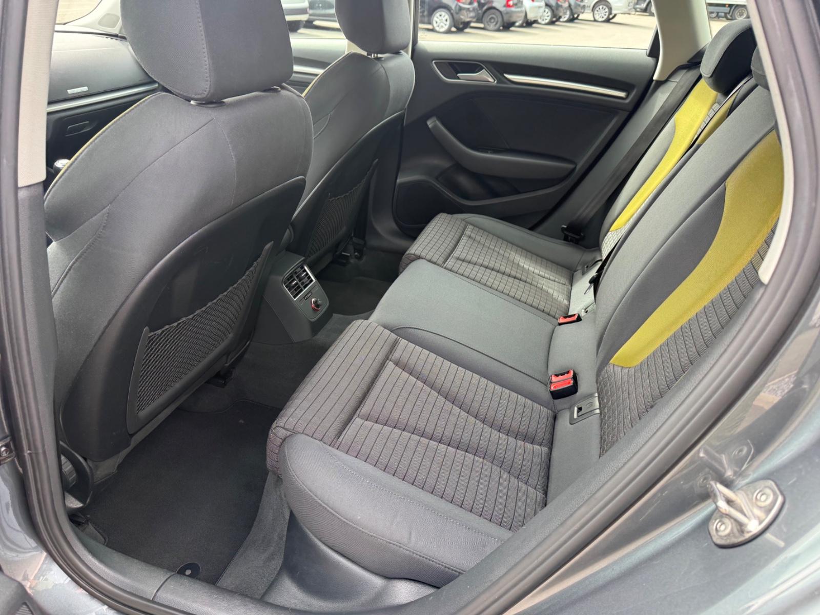 Audi A3 Sportback Sport Paket*XEN*PDC*SHZ*TEMP*HU NEU