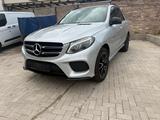 Mercedes-Benz GLE 250d AMG Line+AHK+Pano+K... - Mercedes-Benz GLE 250 von privat