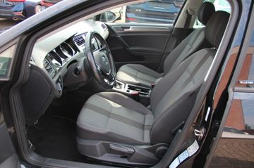 Volkswagen Golf - 11