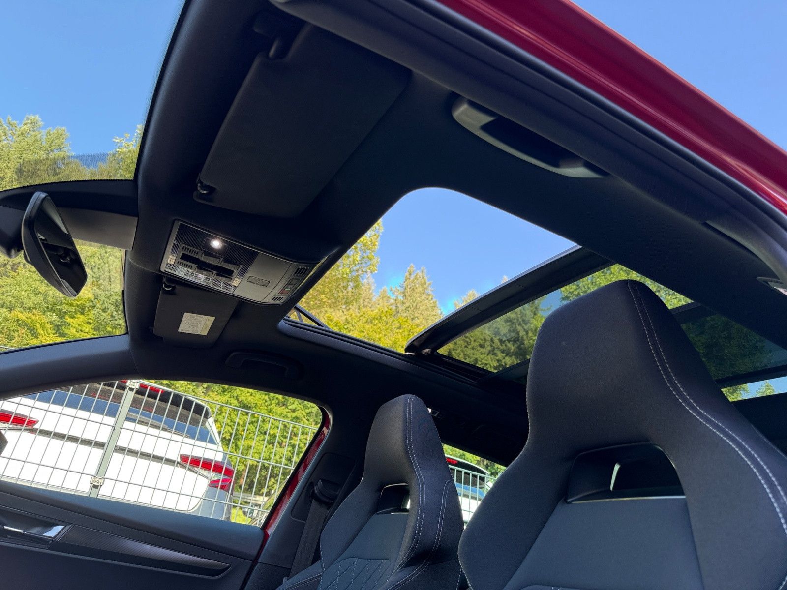 Karoq Sportline 1,5 TSI DSG Navi AHK Kamera Pano