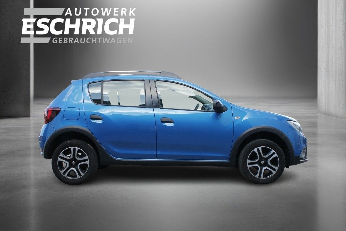 Fahrzeugabbildung Dacia Sandero Stepway Celebration