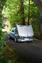 BMW E21 323i  - silberne BMW 323