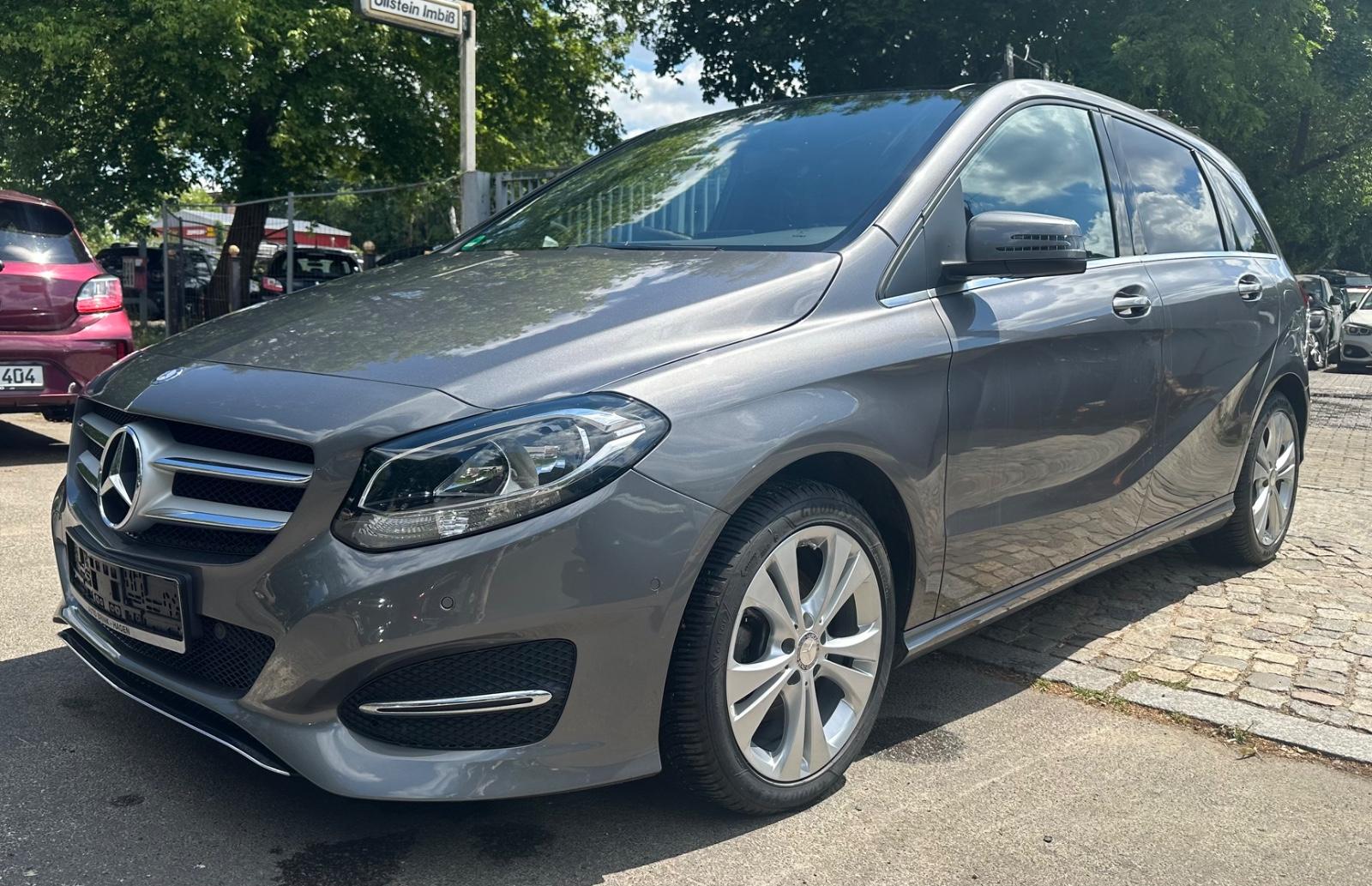 Mercedes-Benz B 180*Pano*Sitzheizung*Kamera*Navi*Klima*