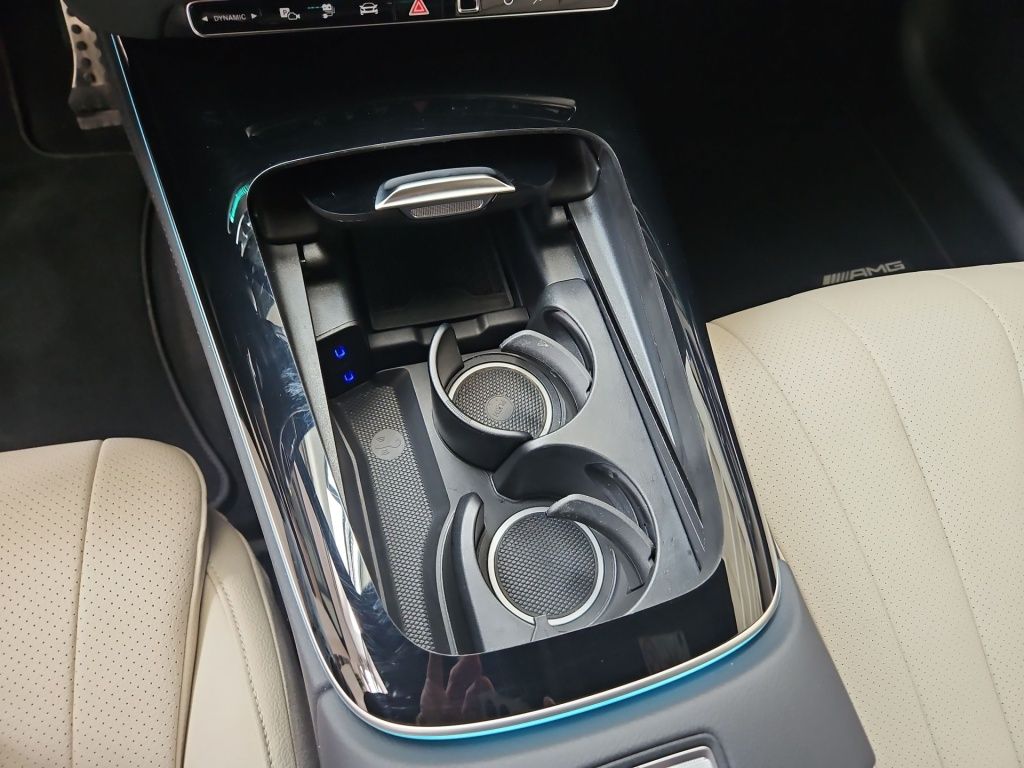 Fahrzeugabbildung Mercedes-Benz E 300 e 4M Limousine +AMG+NIGHT+AHK+WINTER+4D-SO
