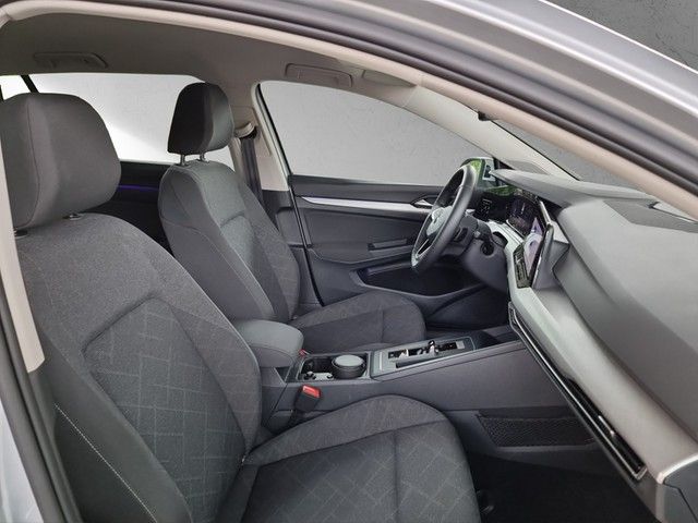 Fahrzeugabbildung Volkswagen Golf VIII Variant TDI DSG LED AHK Navi AID ACC P