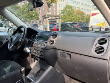 Volkswagen Tiguan - 11