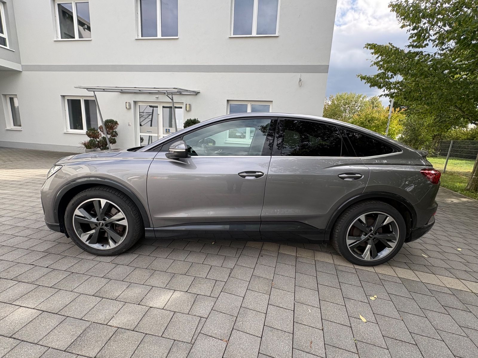 Audi Q4 e-tron /el.AHK/Leder/Unfallfrei/Top Zustand