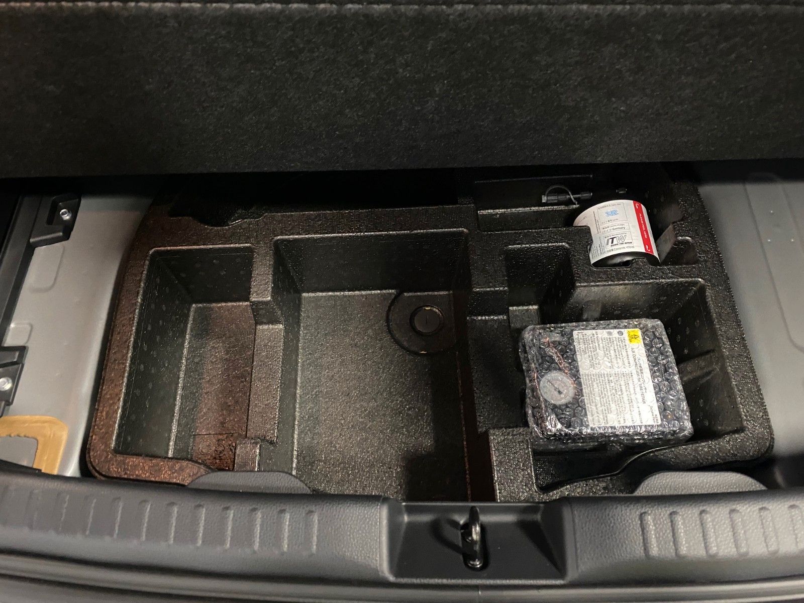 Fahrzeugabbildung Toyota Yaris Hybrid Style+KAMERA+SHZ+PDC