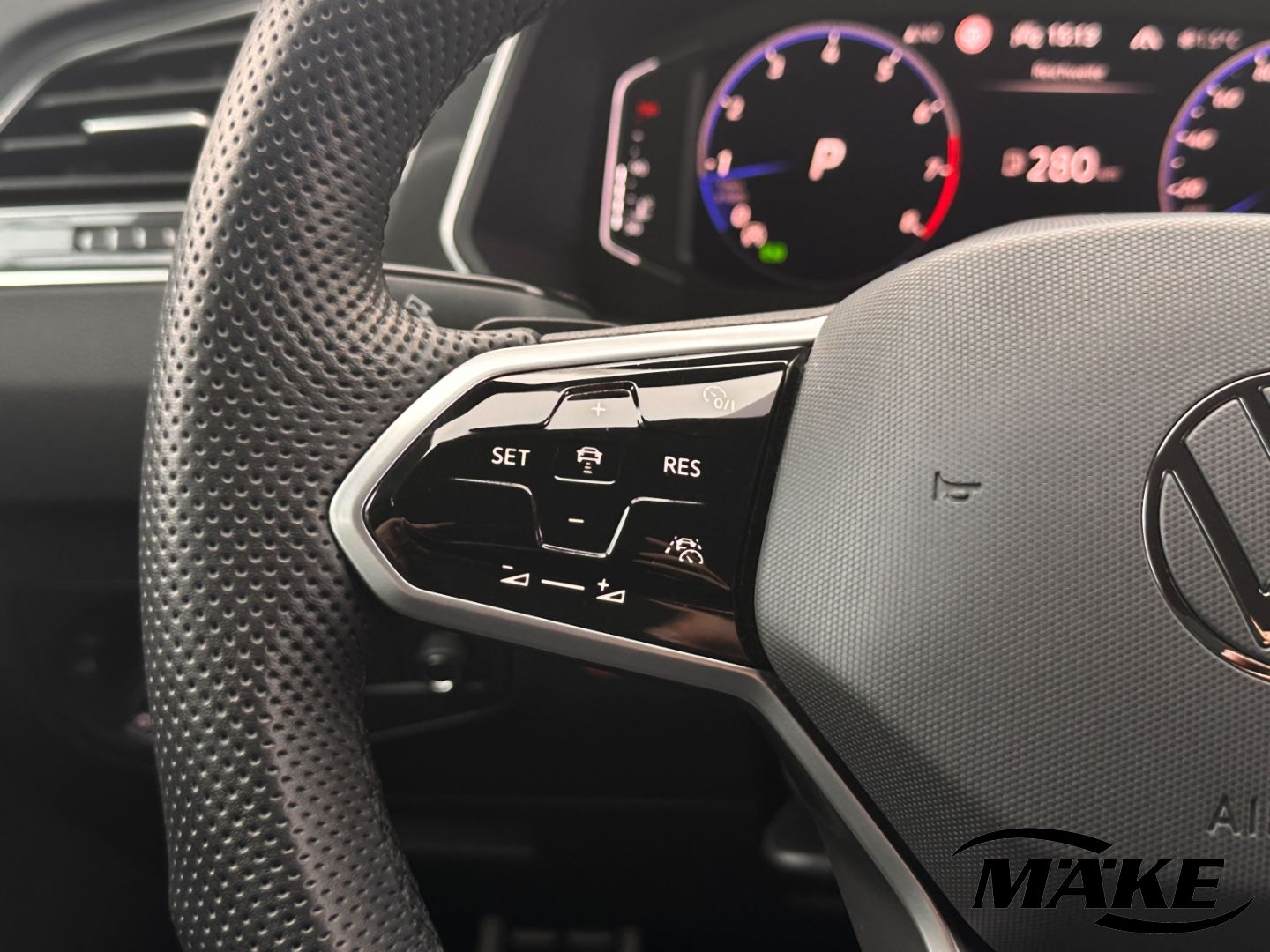 Tiguan R-Line 2.0 TSI DSG 4motion LED AHZV ACC S