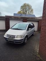 Volkswagen Sharan 1.8T Auto Basis Basis - Volkswagen Sharan mit Benzin-Antrieb: Kleinbus, Automatik, 1.8