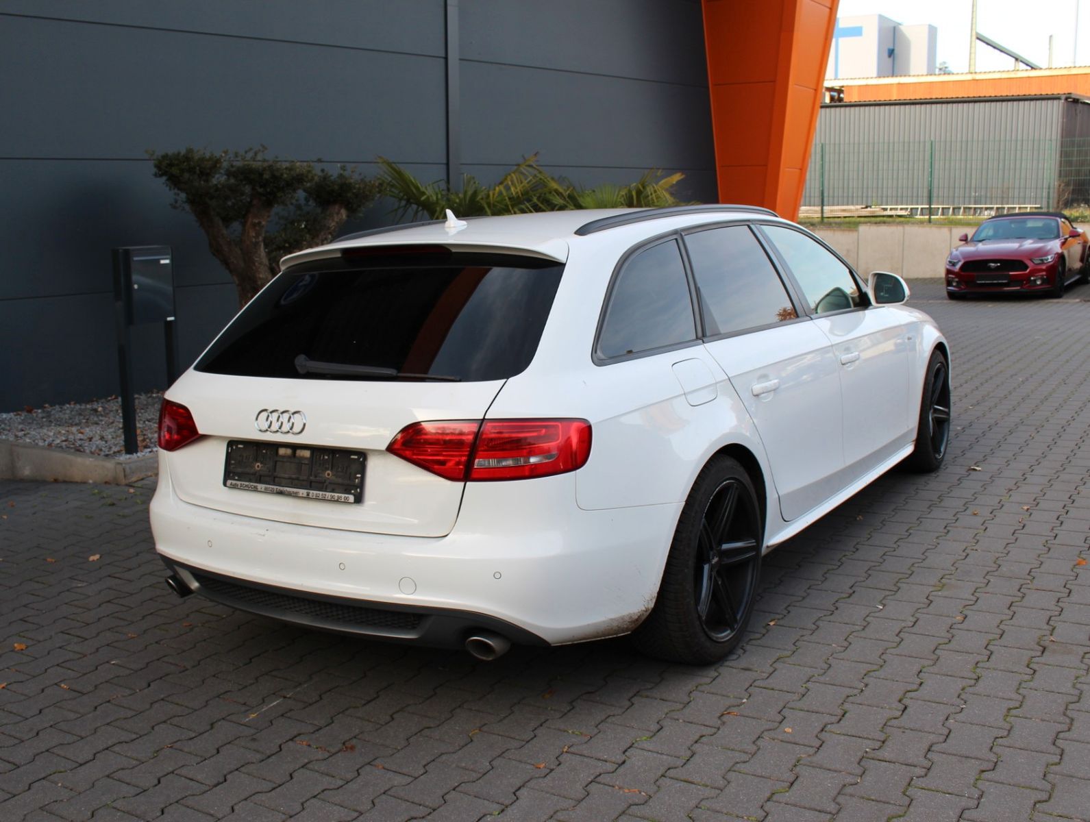 Fahrzeugabbildung Audi A4 3.0 TDI quattro S line Avant.