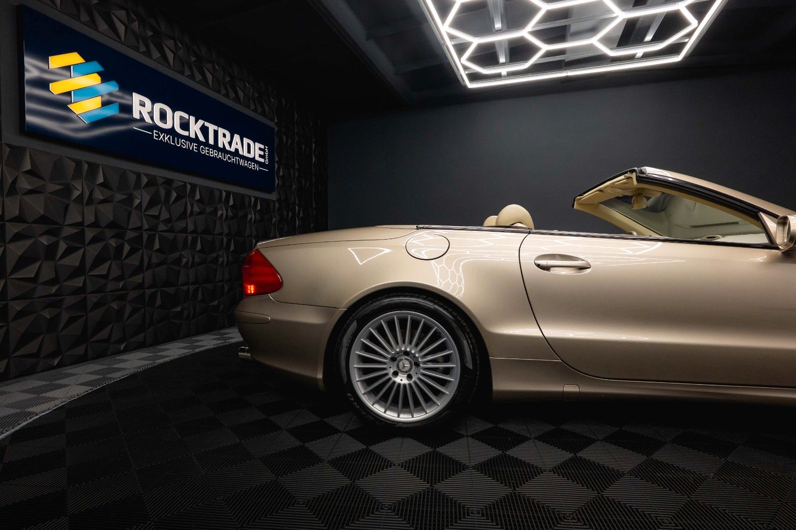 Fahrzeugabbildung Mercedes-Benz SL 500 V8 AMG *Unfallfrei*TÜV NEU*Scheckheft*ABC