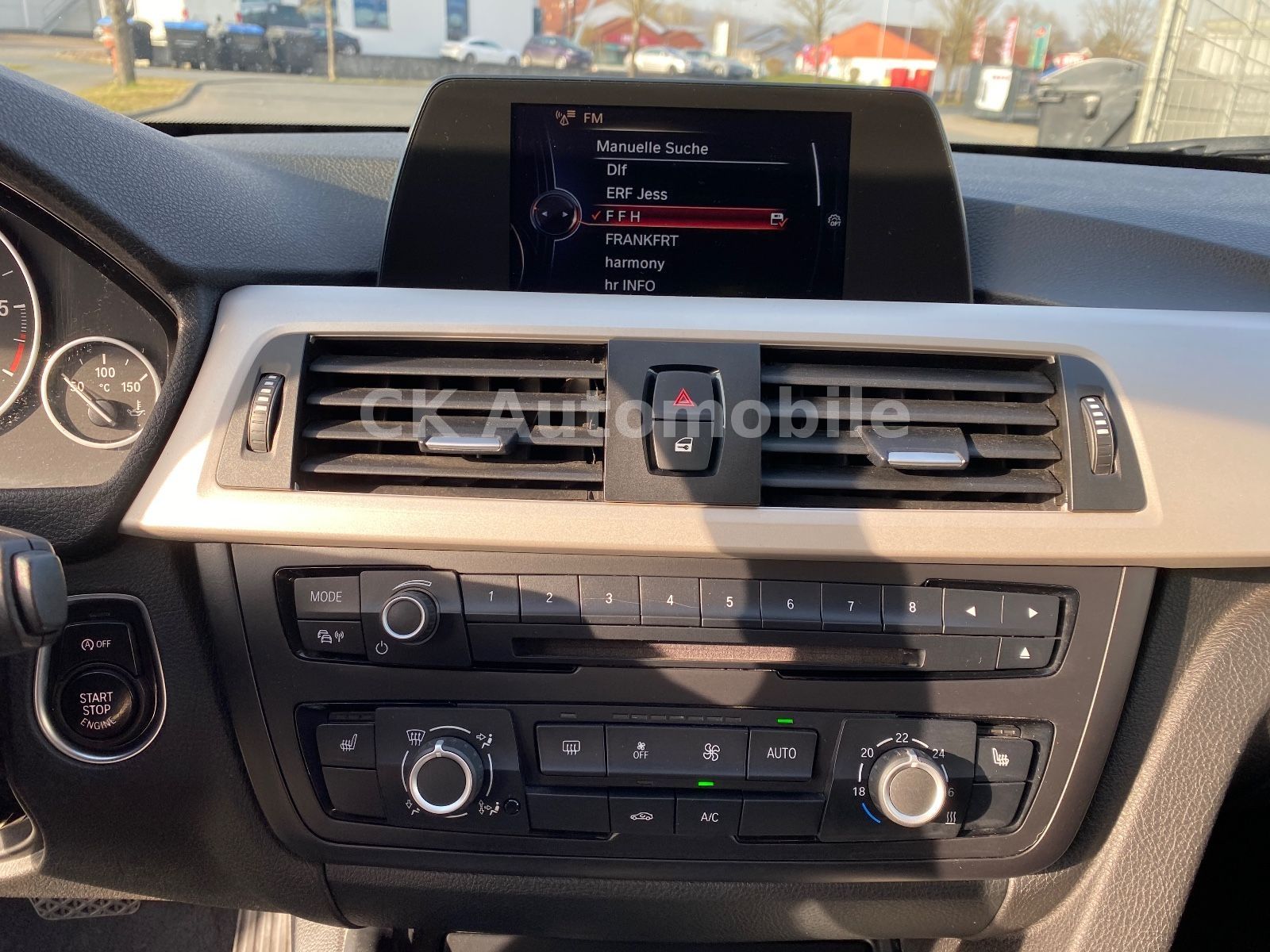 Fahrzeugabbildung BMW 320d Touring Automatik/Klima/Navi/Tempomat/PDC