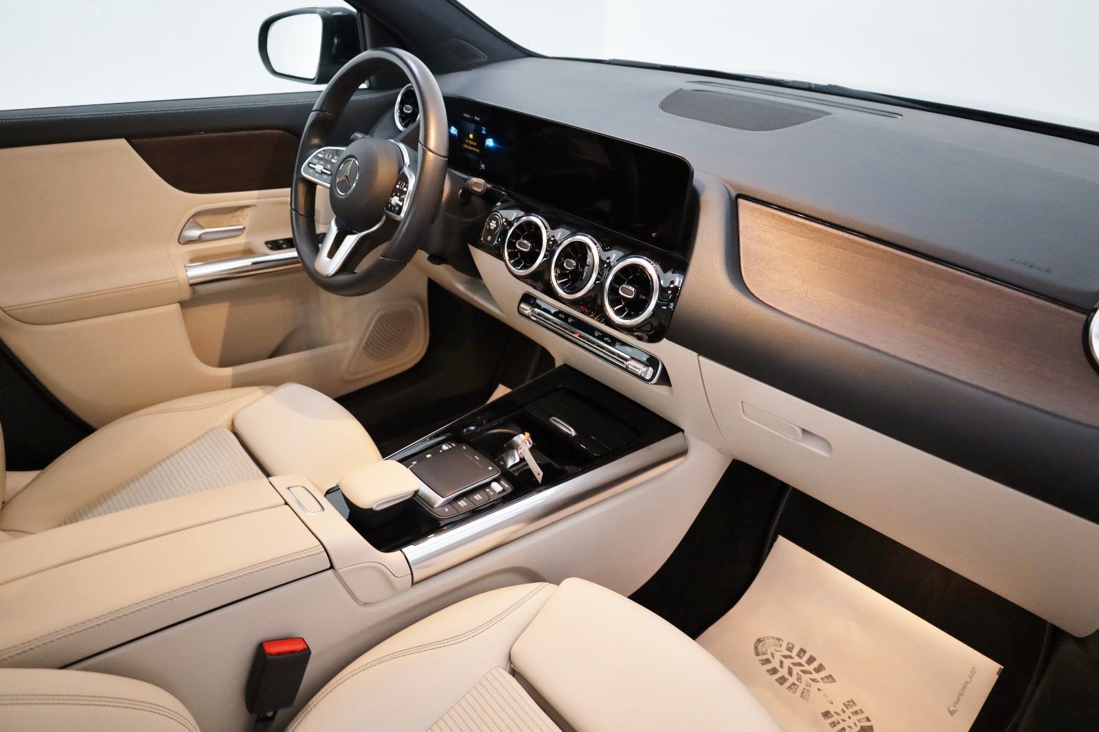 Fahrzeugabbildung Mercedes-Benz GLA 200 d,Leder,Navi,LED,Kamera,Panorama