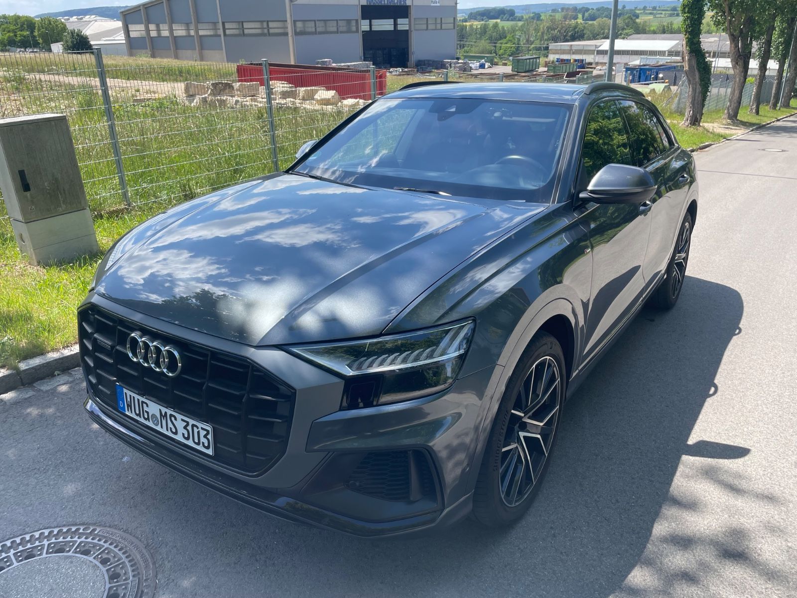 AUDI Q8 55 TFSI e quattro tiptronic S-line Scheckheft