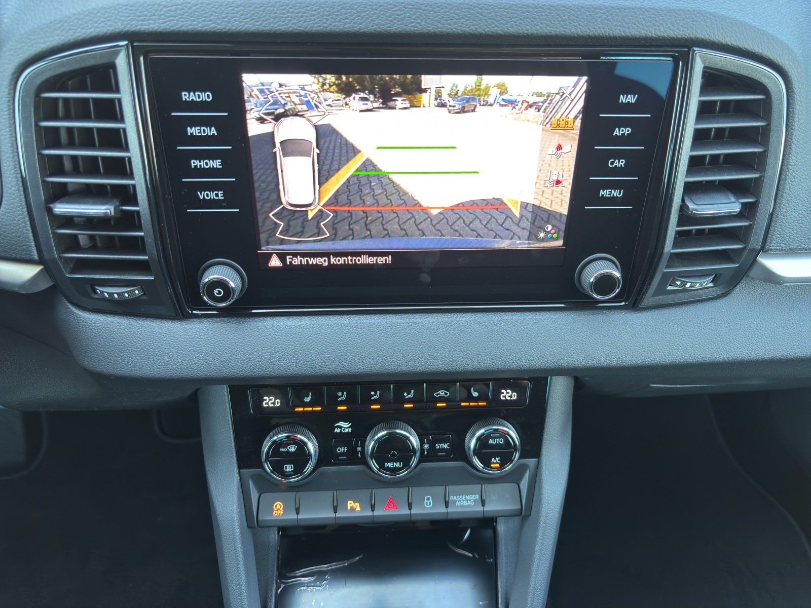Fahrzeugabbildung SKODA Karoq Balance 2,0 TDI 110 kW DSG