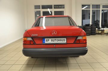 Mercedes-Benz 200 Automatik H-Kennzeichen!!!
