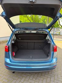 Volkswagen Golf - 10