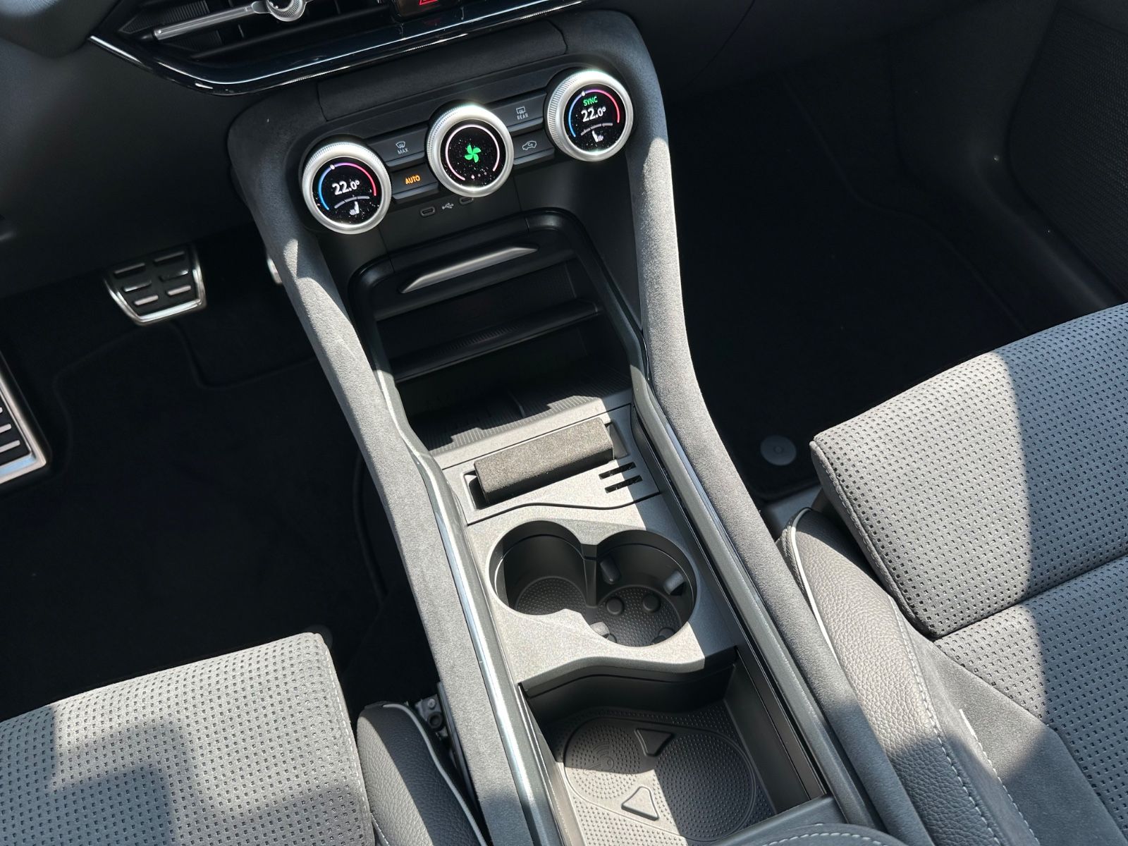 Fahrzeugabbildung SKODA Kodiaq 1.5 TSI Sportline DSG AHK/Matrix/Navi/ACC