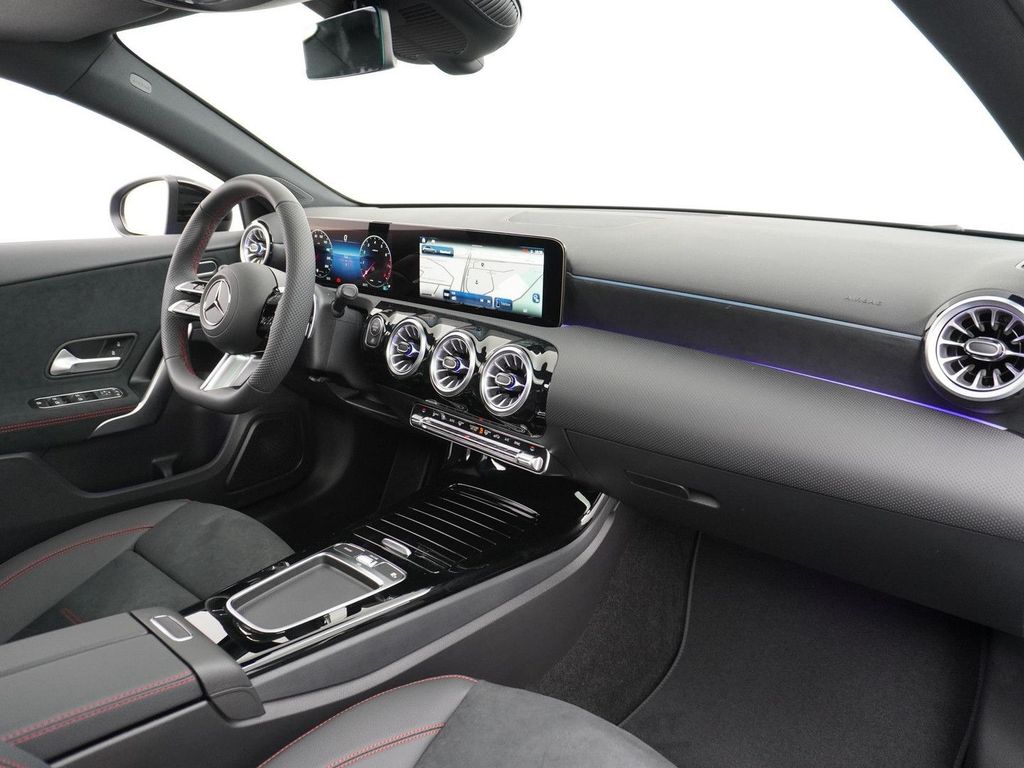 Mercedes-Benz A 180 Star Edition AMG Line | Panorama - Schiebe