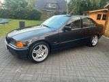 BMW 320i Schiebedach, Leder, 1.Besitz, H-Kennzeichen