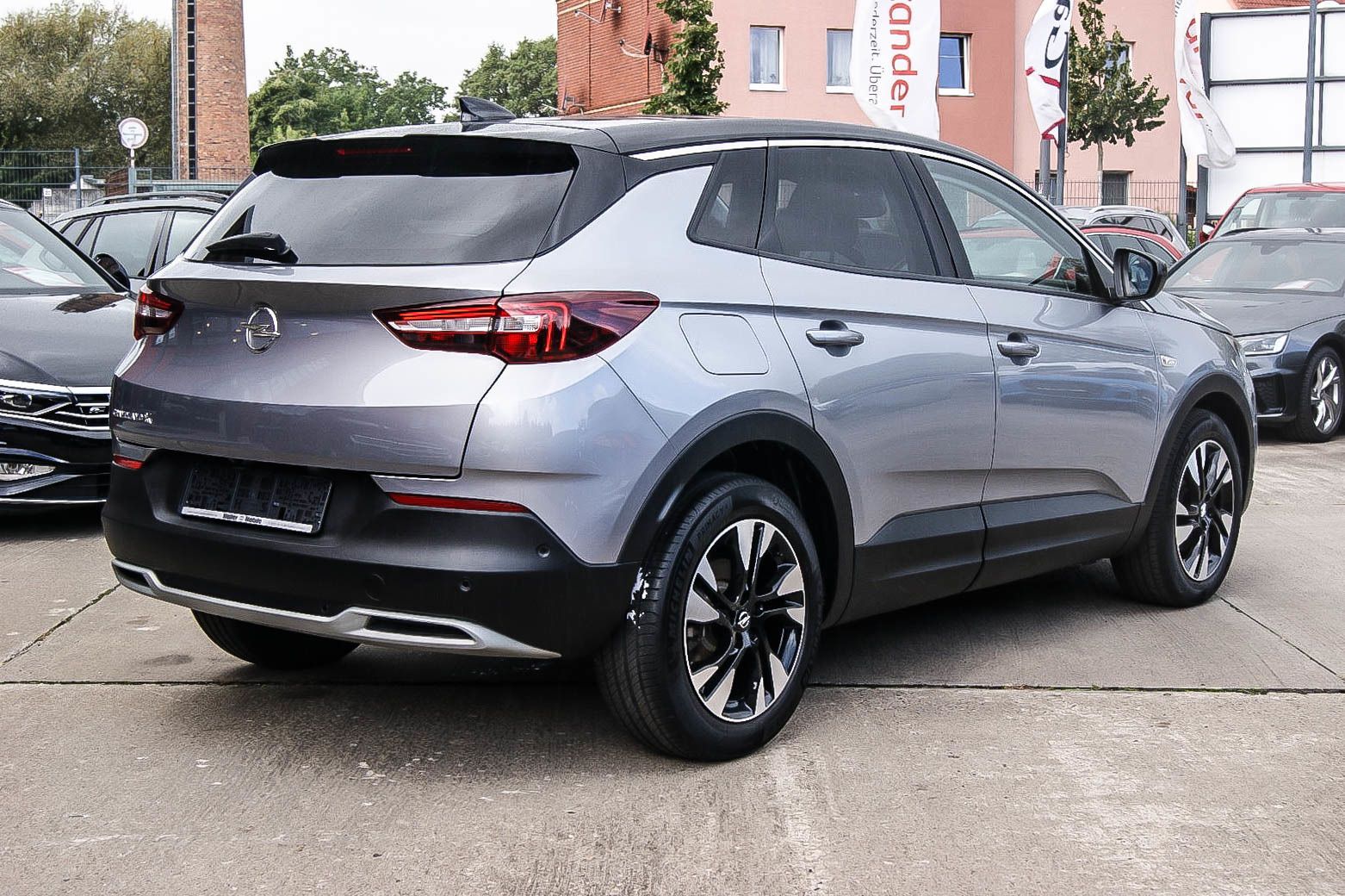 Fahrzeugabbildung Opel Grandland X 1.6 Ultimate Aut. PANORAMA LEDER ACC
