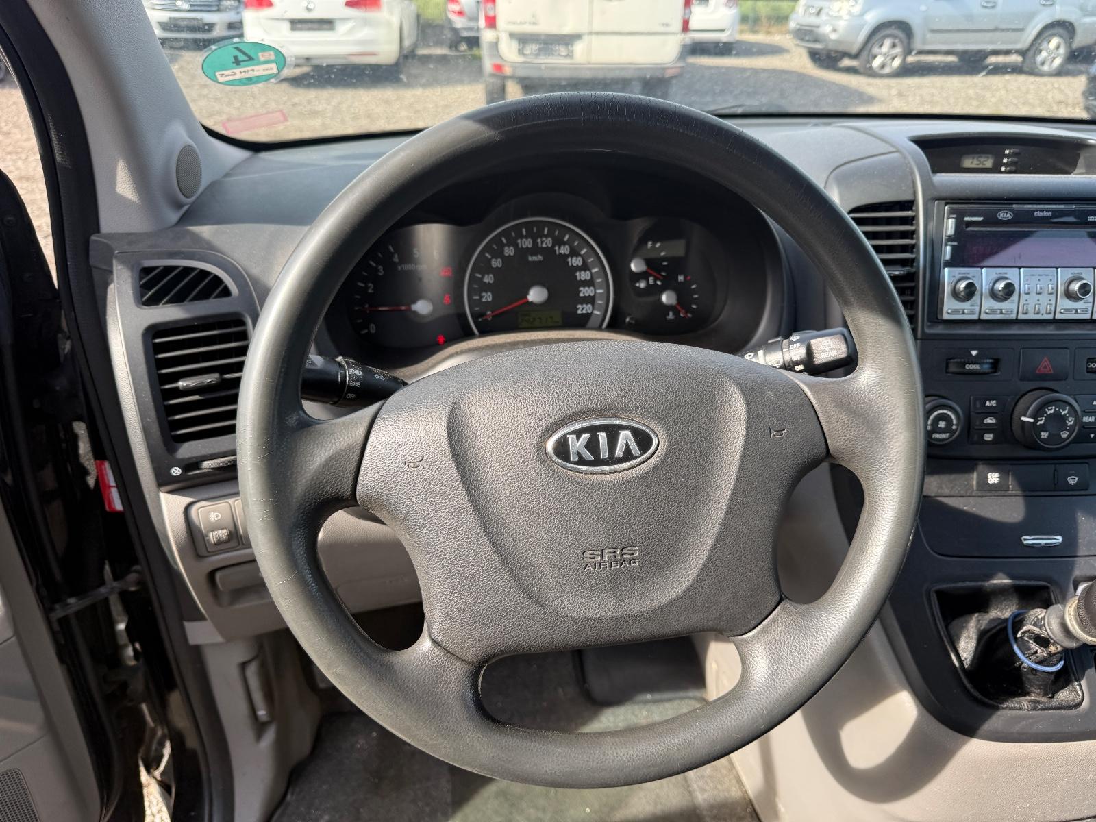 Kia Carnival 2009 — photo 8