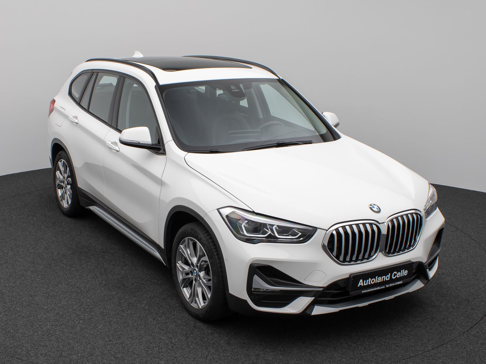 Fahrzeugabbildung BMW X1 xD25e xLine Panorama Kamera HUD DAB H/K AHK