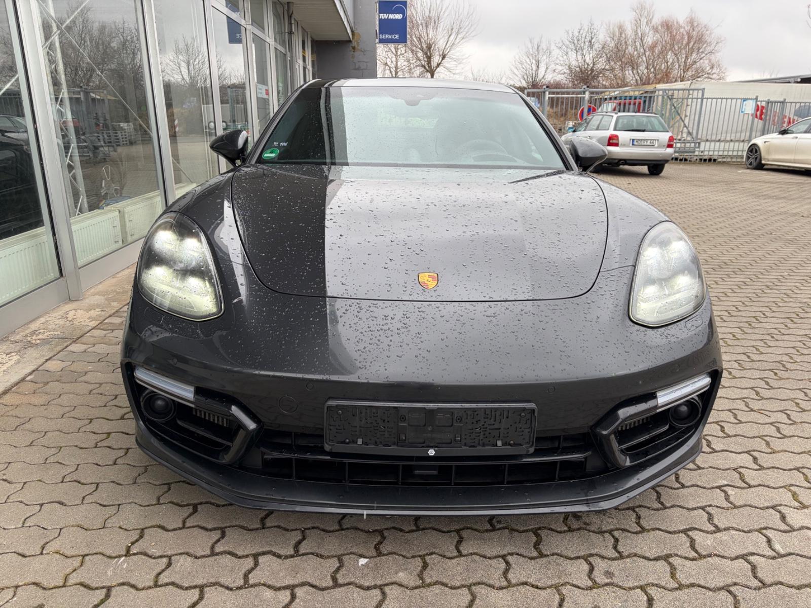 Porsche Panamera GTS VOLL