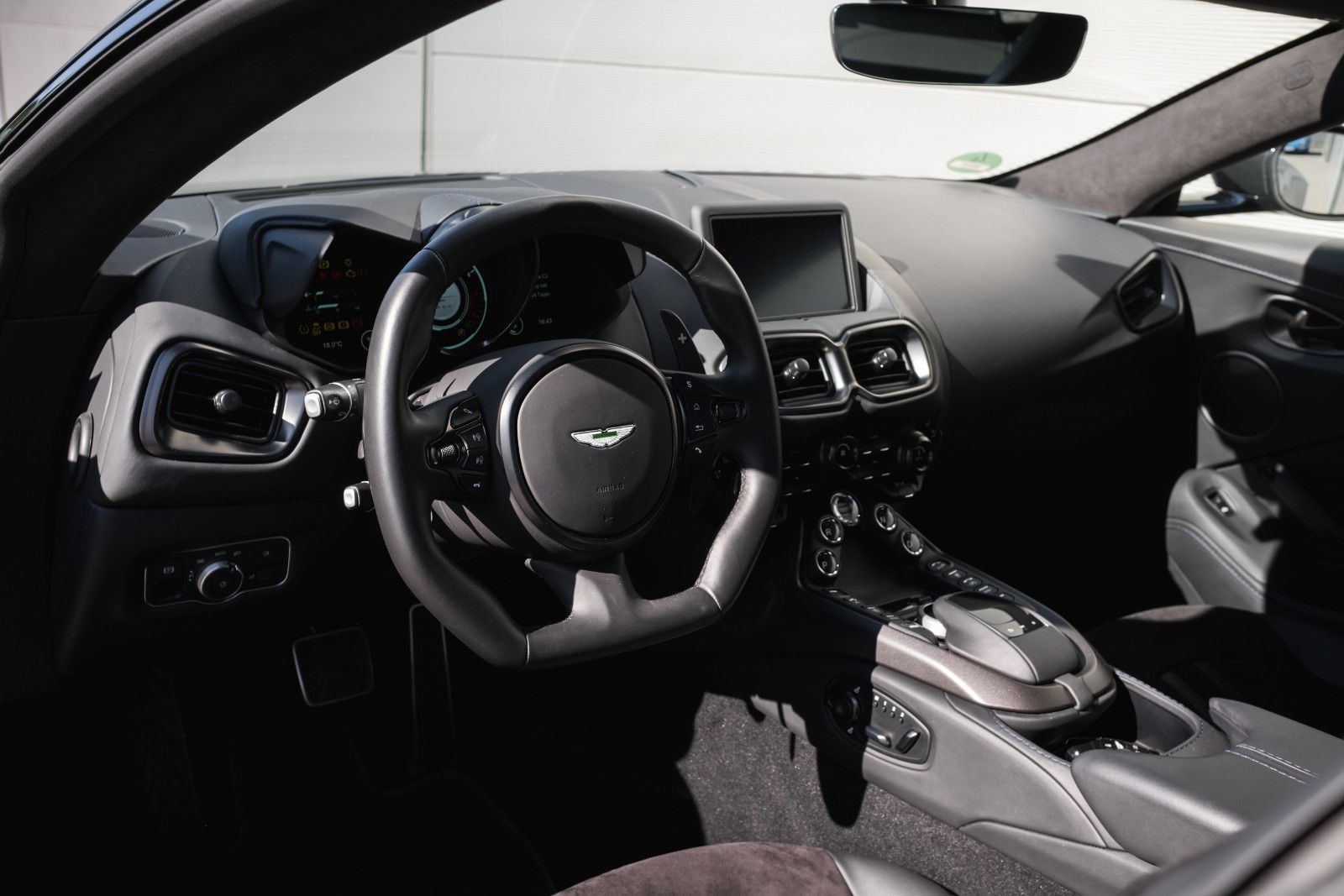 Fahrzeugabbildung Aston Martin V8 Vantage 4.0 V8 - Sitzbelüftung-Service neu