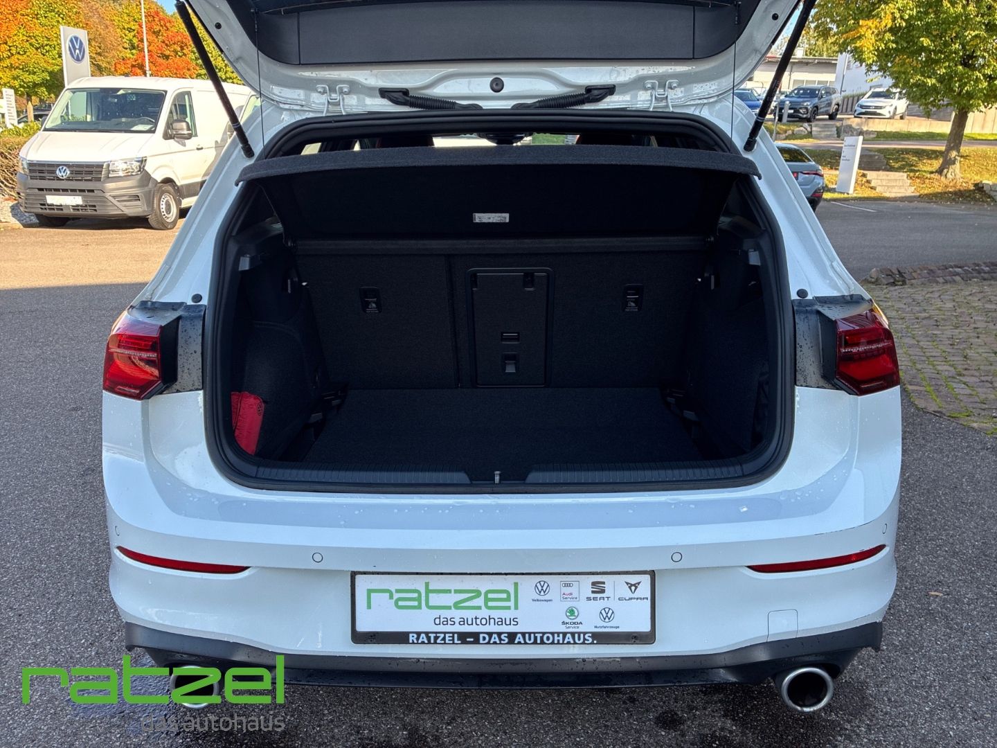 Fahrzeugabbildung Volkswagen Golf GTI 2.0 TSI DSG Navi + DigiTacho + LED + AC