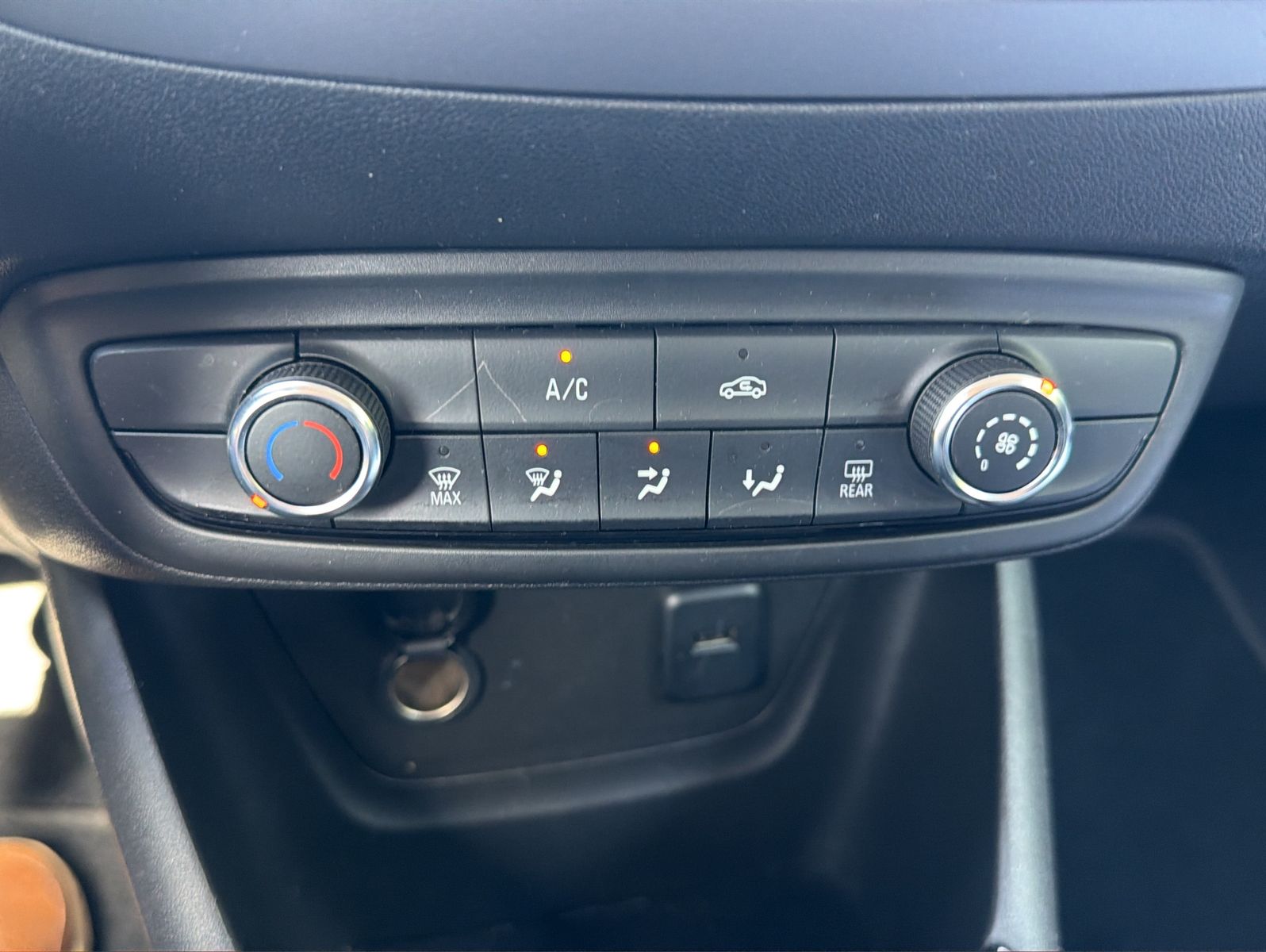 Fahrzeugabbildung Opel Crossland X Edition - 61 kW - Tempomat