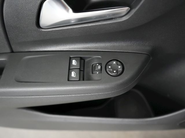 Corsa F EDITION+SITZHEIZUNG+LENKRADHEIZUNG+DAB+K