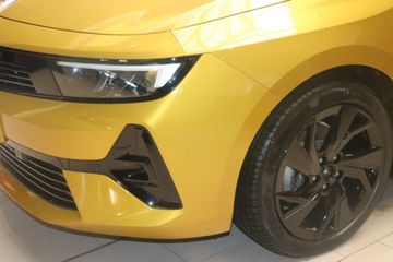Fotografie des Opel Astra 1.2 Turbo Automatik GS