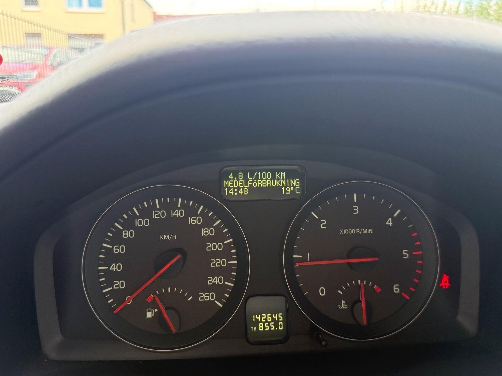 Volvo V50 2010 — photo 13