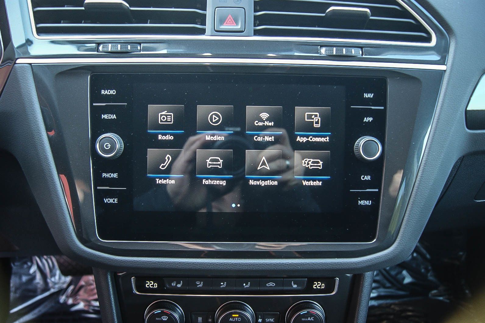 Fahrzeugabbildung Volkswagen Tiguan 2.0TDI 4Motion DSG R-LINE Black Style 19'