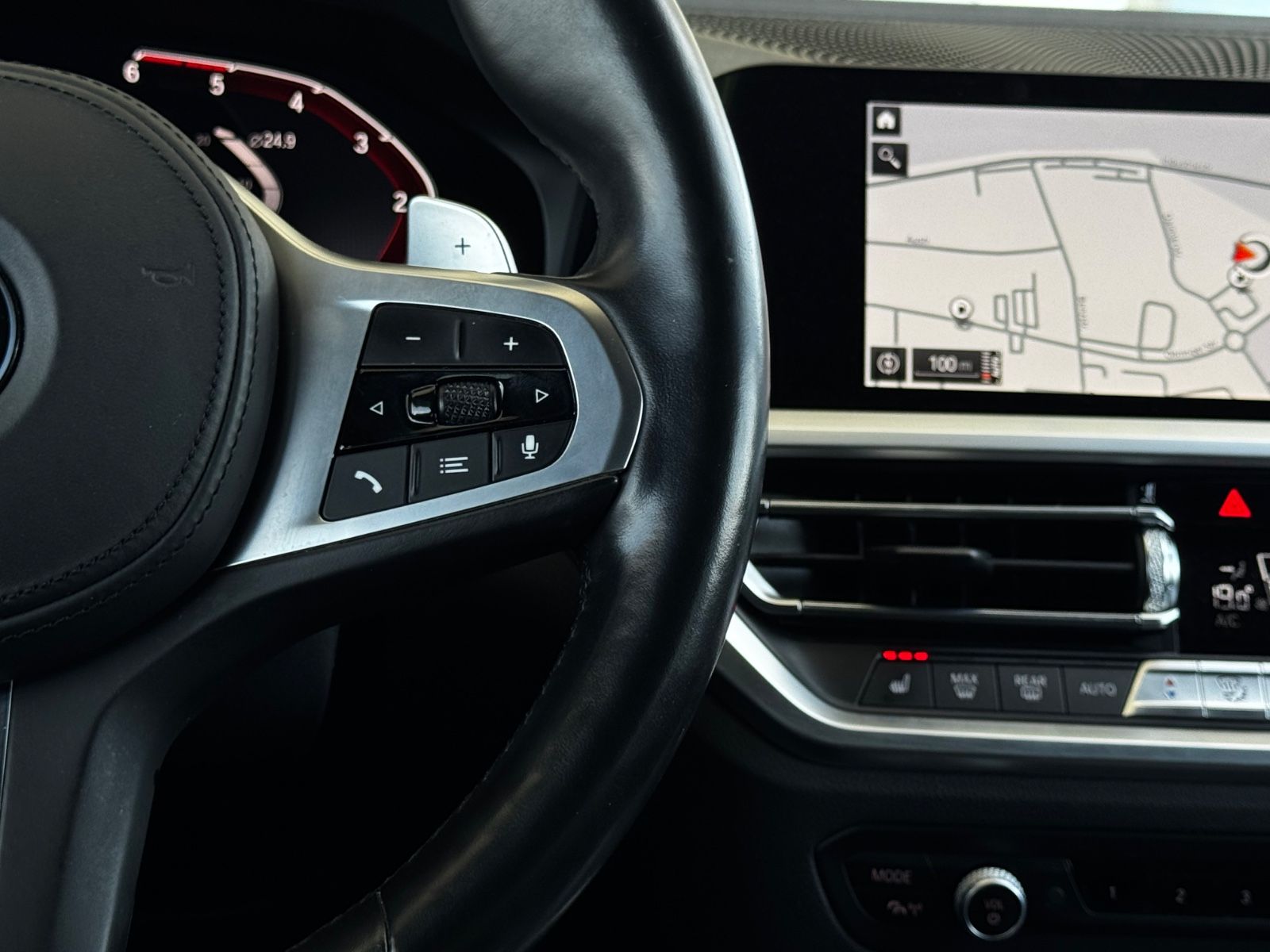 BMW 320d xDrive M-Sportpaket LED Navi Leder foto 24