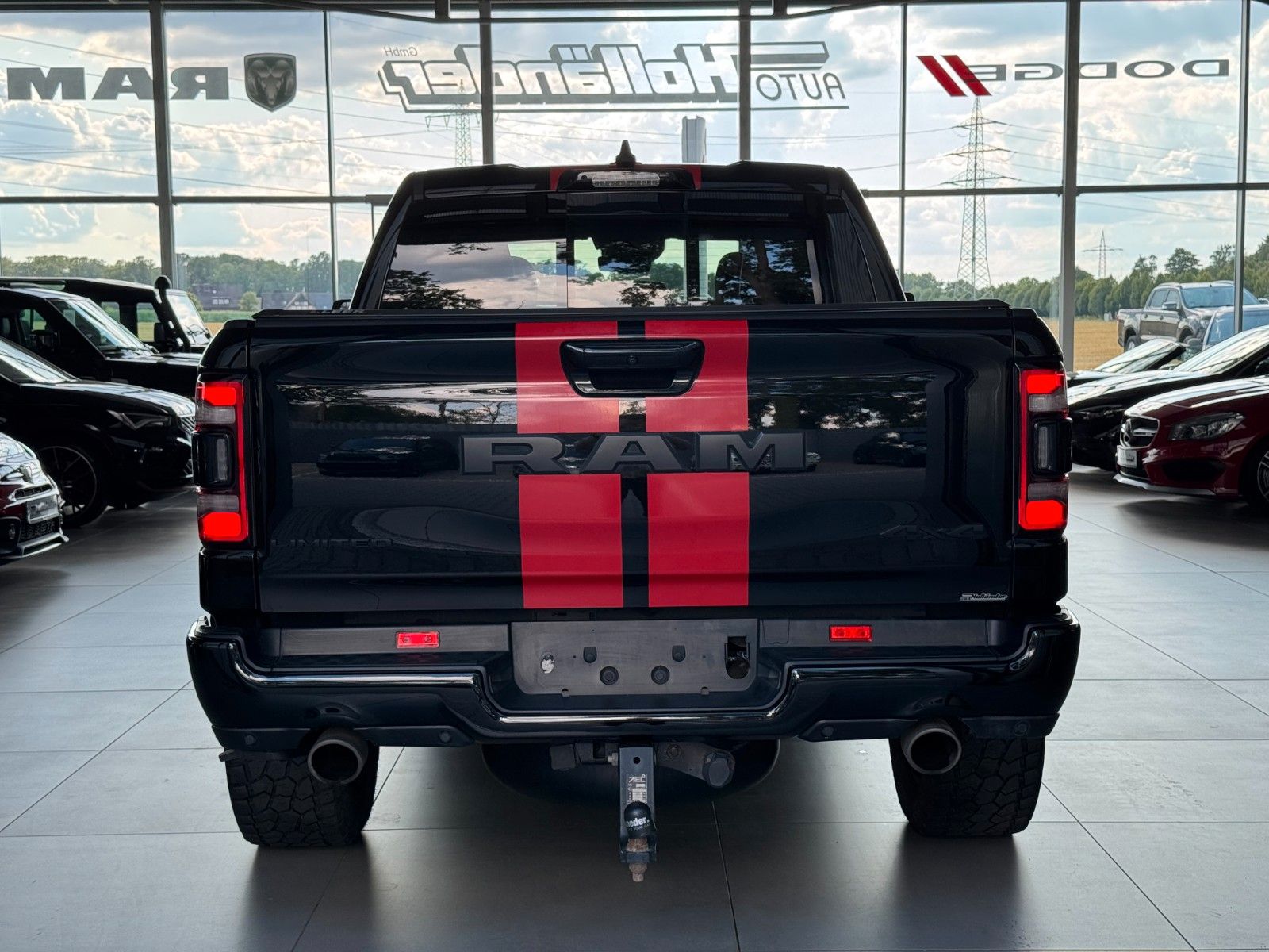 Fahrzeugabbildung Dodge RAM 1500 5,7 Limited Night LPG "Deutsche EZ"