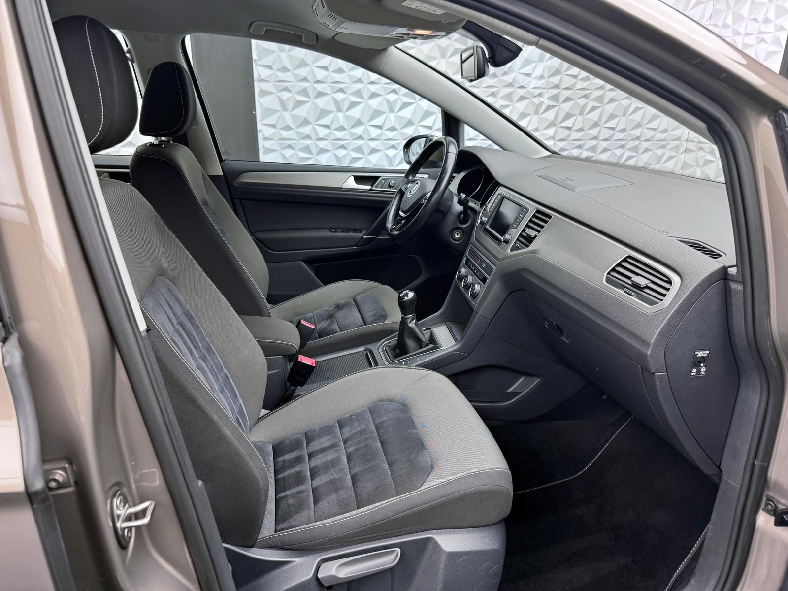Fahrzeugabbildung Volkswagen 1.4 TSI/COMFORTLINE/SITZHZG/PDC/ALLWETTER/MASSGE