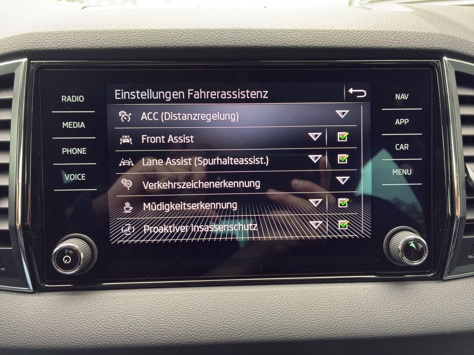 Karoq 1.5 TSI Ambition *STDHZG*LED*NAVI*KESSY*