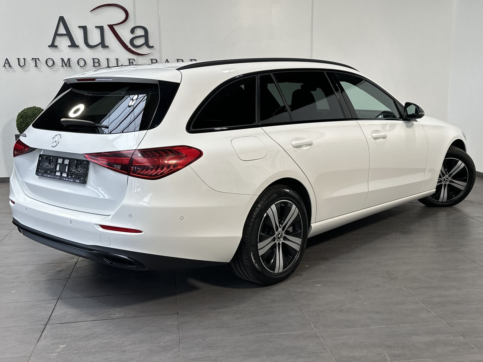 Fahrzeugabbildung Mercedes-Benz C 300e T Avantgarde Night-Paket NAV+LED+ACC+KAM