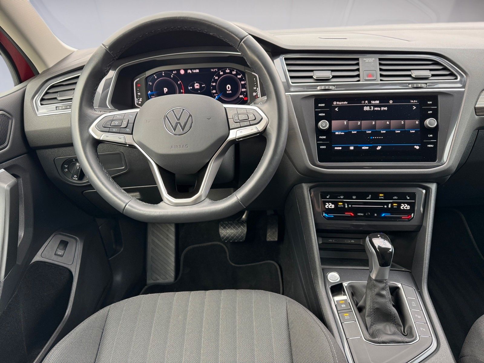Fahrzeugabbildung Volkswagen Tiguan Allspace Life 1.5 TSI
