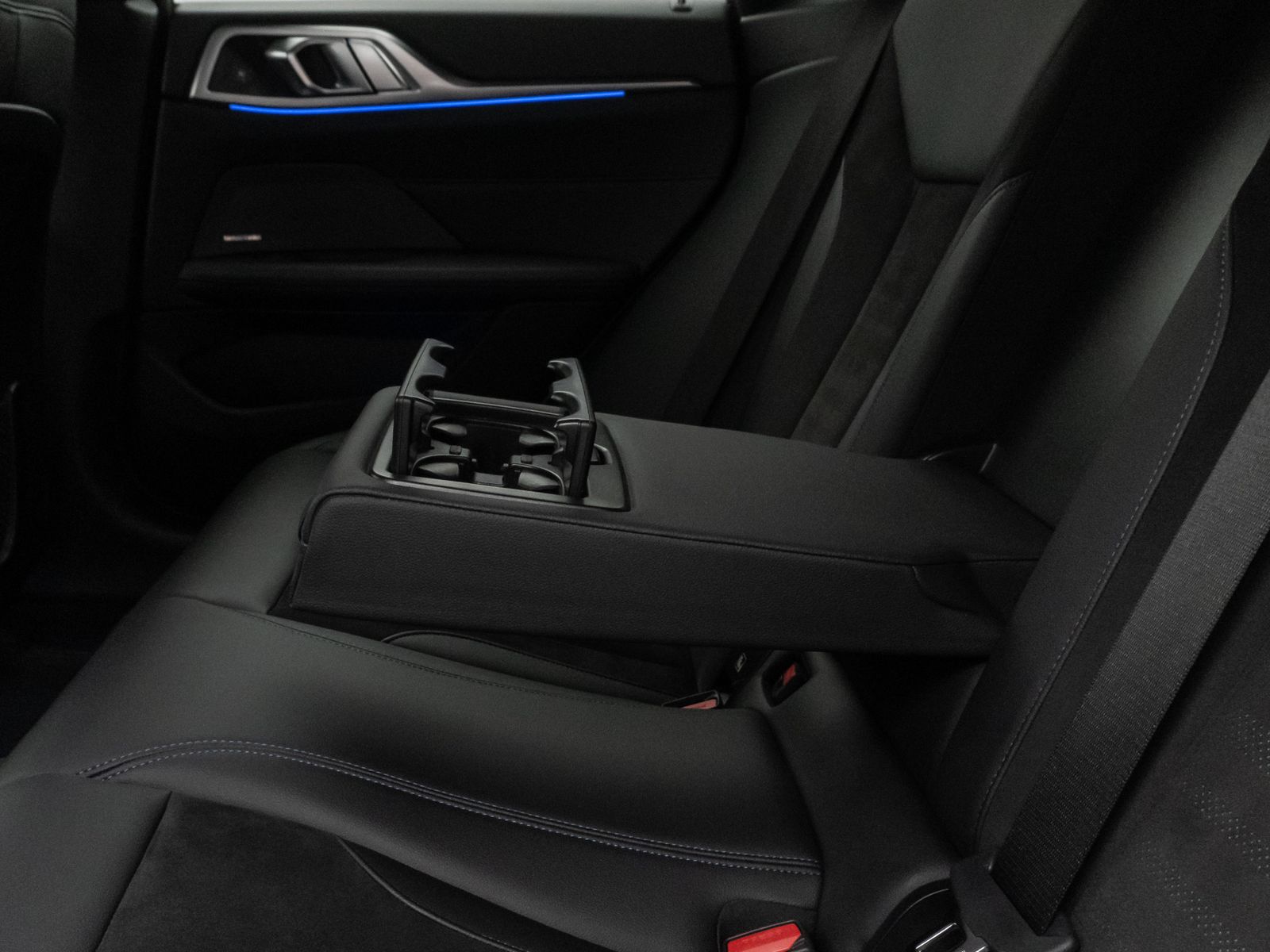 Fahrzeugabbildung BMW M440i xD Gran Coupè Kamera HUD DAB H/K ACC Alarm