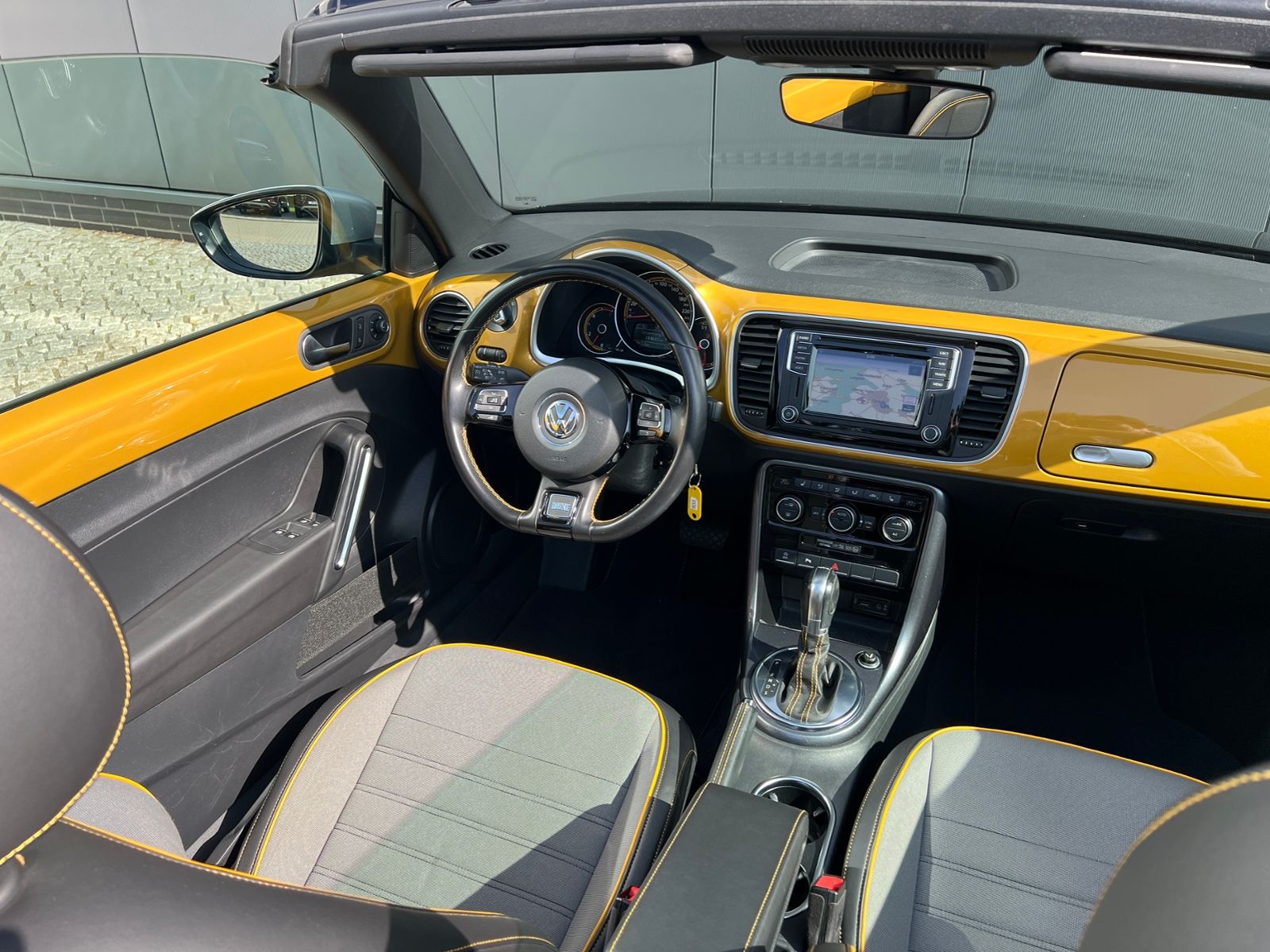 Fahrzeugabbildung Volkswagen Beetle Cabrio Dune 2.0 TDI DSG *Xenon, Navi, Sit