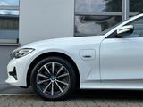 BMW 320e ADVANTAGE*ACC*PANO*KAMERA*HiFi*SITZHZ*AHK* - BMW 3er Reihe Plug-in Hybrid (PHEV) Gebrauchtwagen