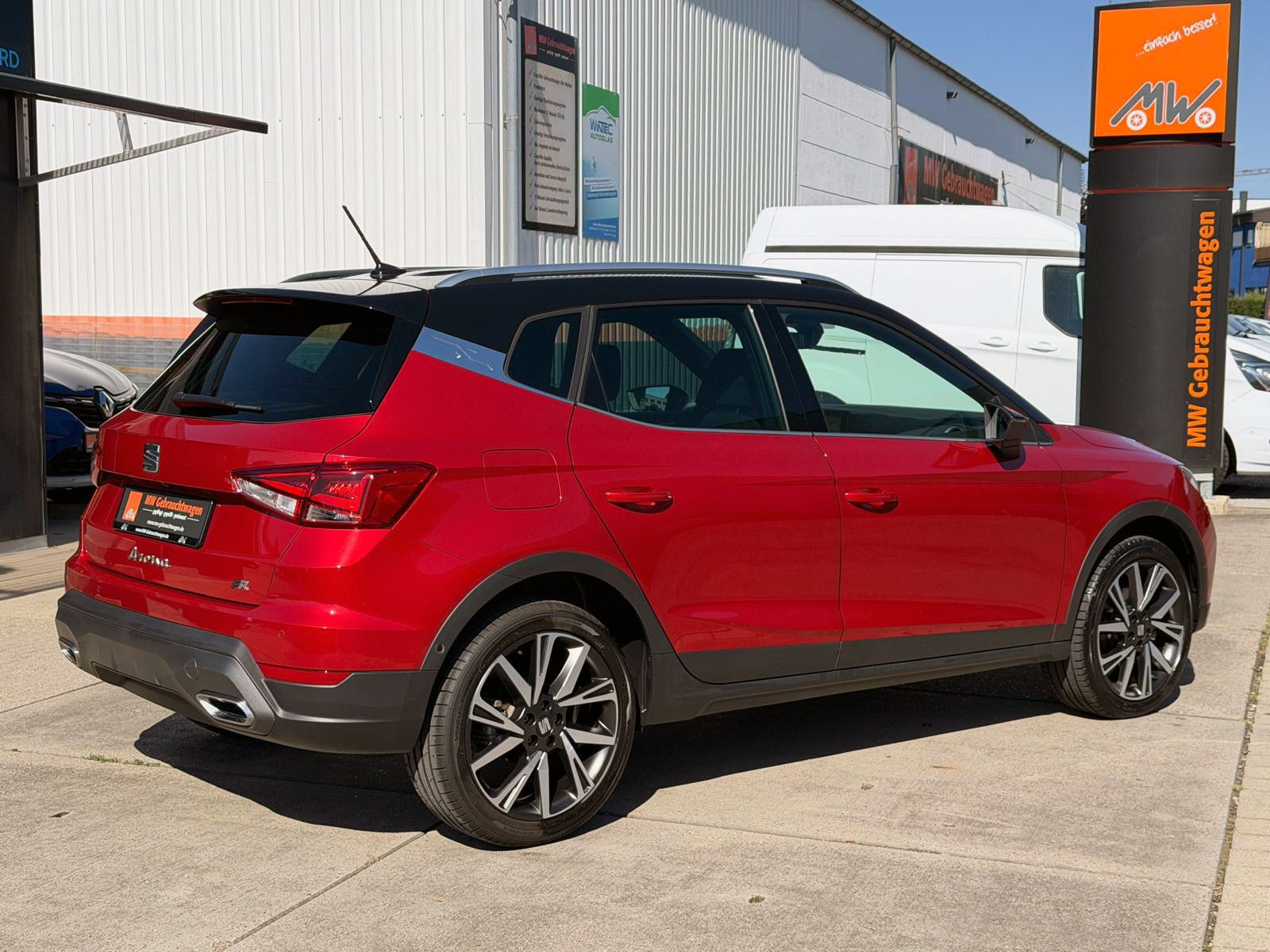 Fahrzeugabbildung SEAT Arona 1.0 TSI DSG FR NAVI LED ACC KAMERA PDC SHZ