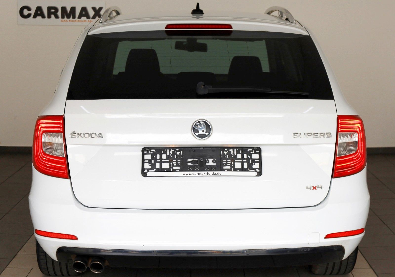 Fahrzeugabbildung SKODA Superb Combi Exclusive 4x4 Navi,Xenon,SH,PDC,+WR