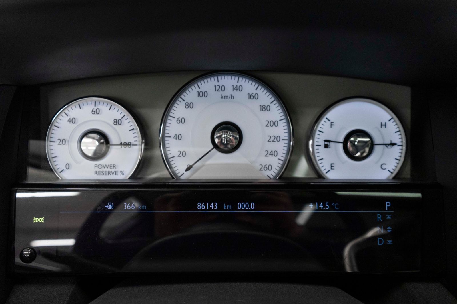 Fahrzeugabbildung Rolls-Royce Ghost V12 TWO TONE FACELIFT STERNHIMMEL KÜHLBOX