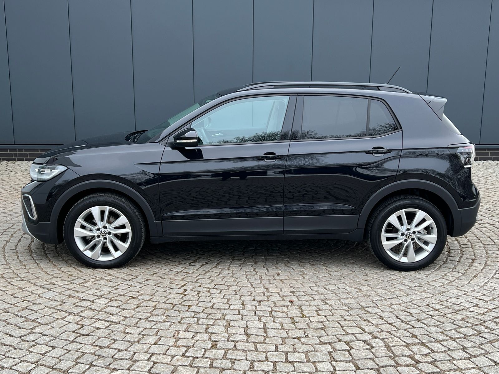 Fahrzeugabbildung Volkswagen T-Cross Life 1.0 TSI *IQ.Light, Rückfahrkamera,