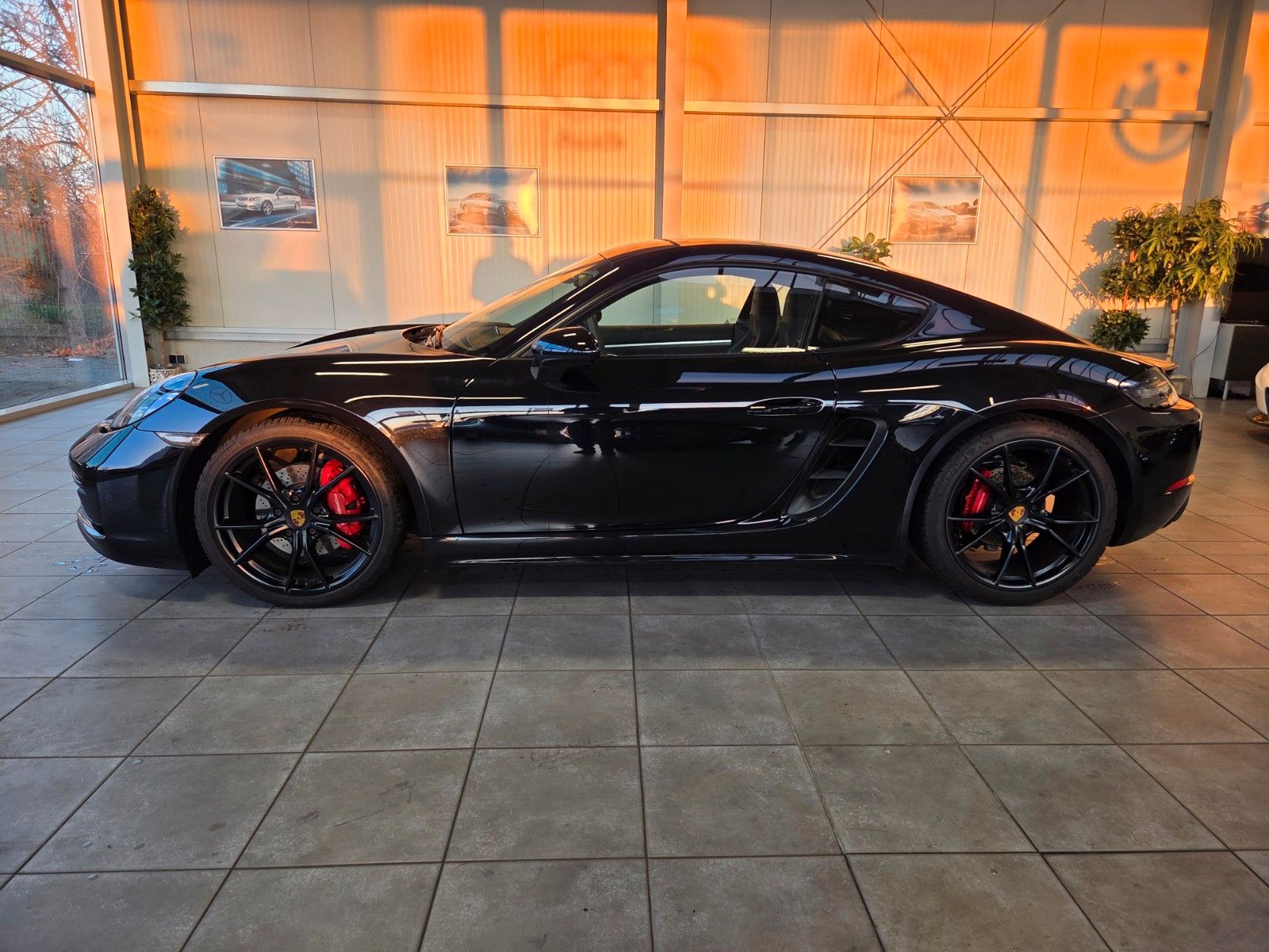 Fahrzeugabbildung Porsche Cayman 718 GTS/Sportchrono